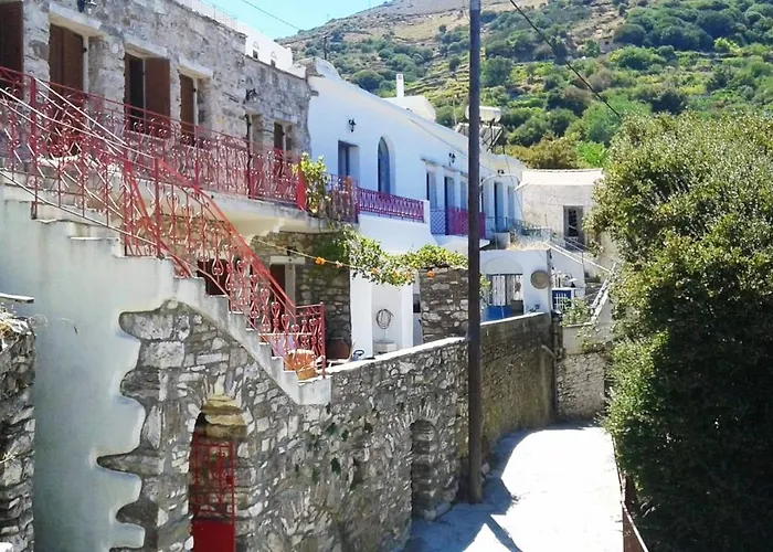 度假居 Traditional Family House, Ground Floor With Yard