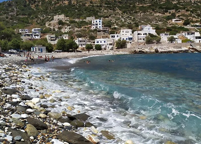Traditional Family House, Ground Floor With Yard 度假居 *