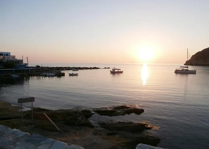 度假居 Traditional Family House, Ground Floor With Yard