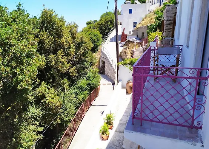 度假居 Traditional Family House, Ground Floor With Yard *